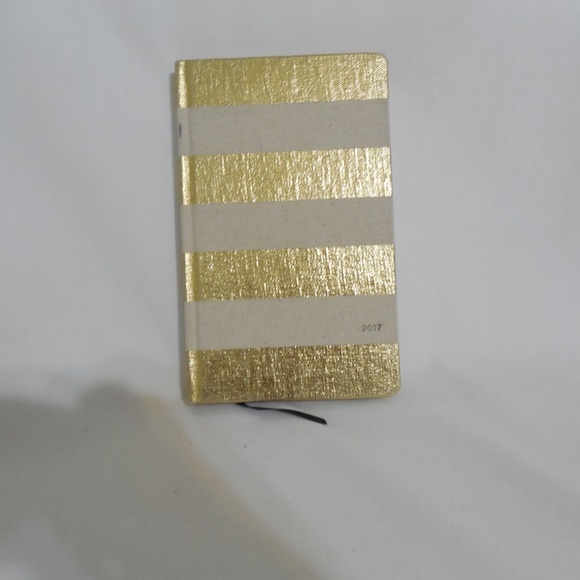 Gold and Beige Kate Spade Agenda - Picture 5 of 11